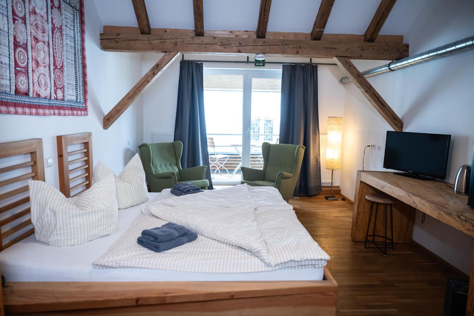 Alte Kass Hotel & Kaffeehaus Neidlingen Luaran gambar