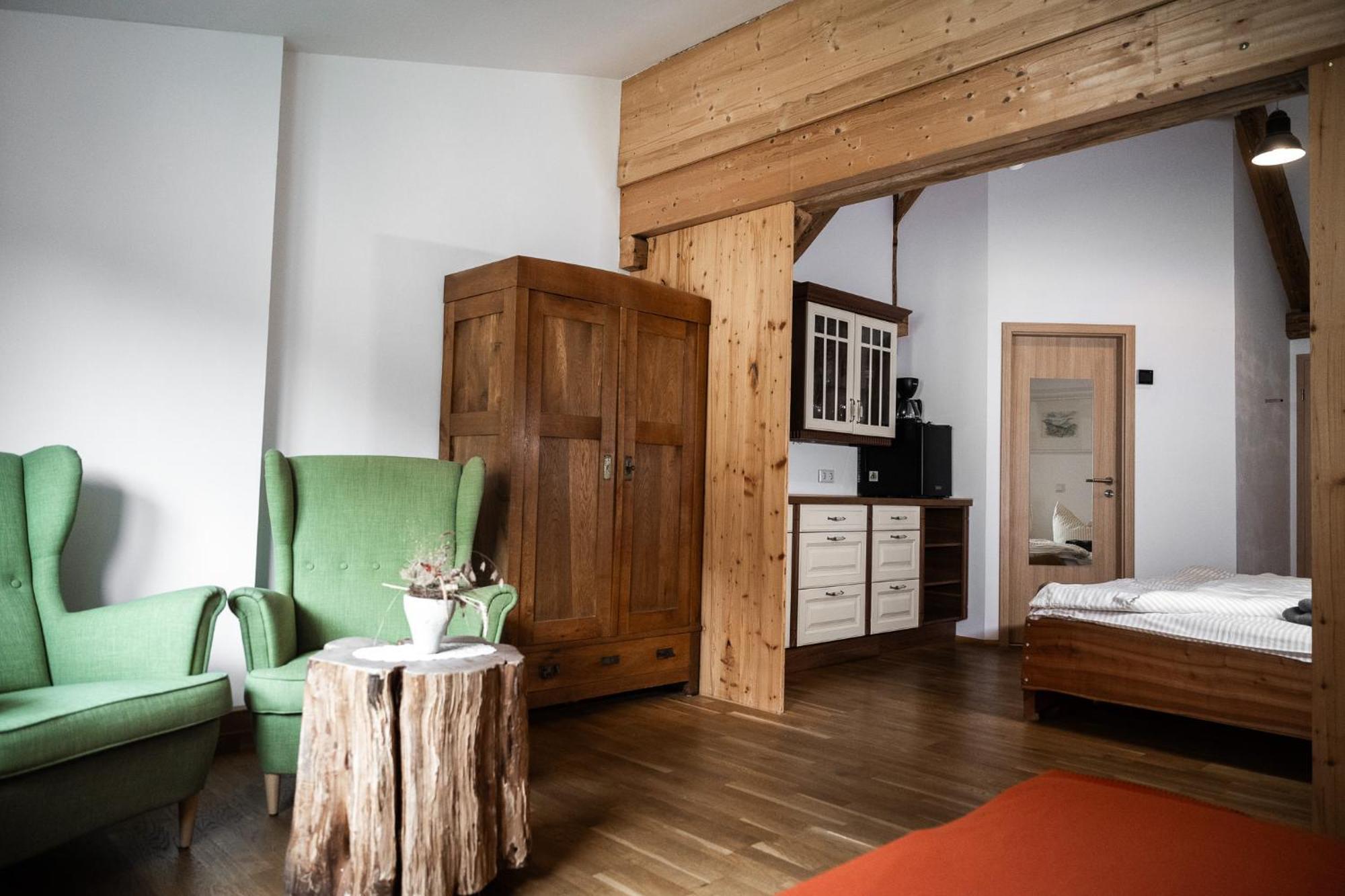 Alte Kass Hotel & Kaffeehaus Neidlingen Luaran gambar
