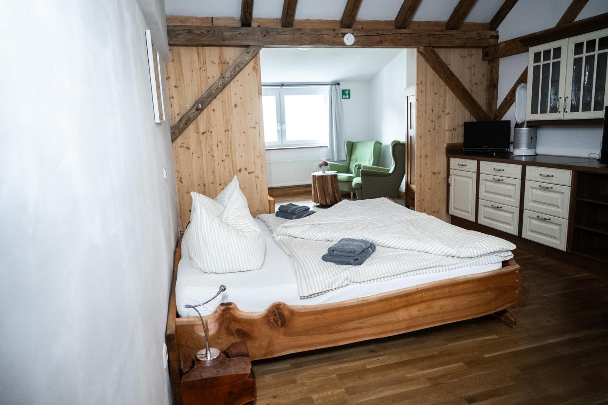Alte Kass Hotel & Kaffeehaus Neidlingen Luaran gambar