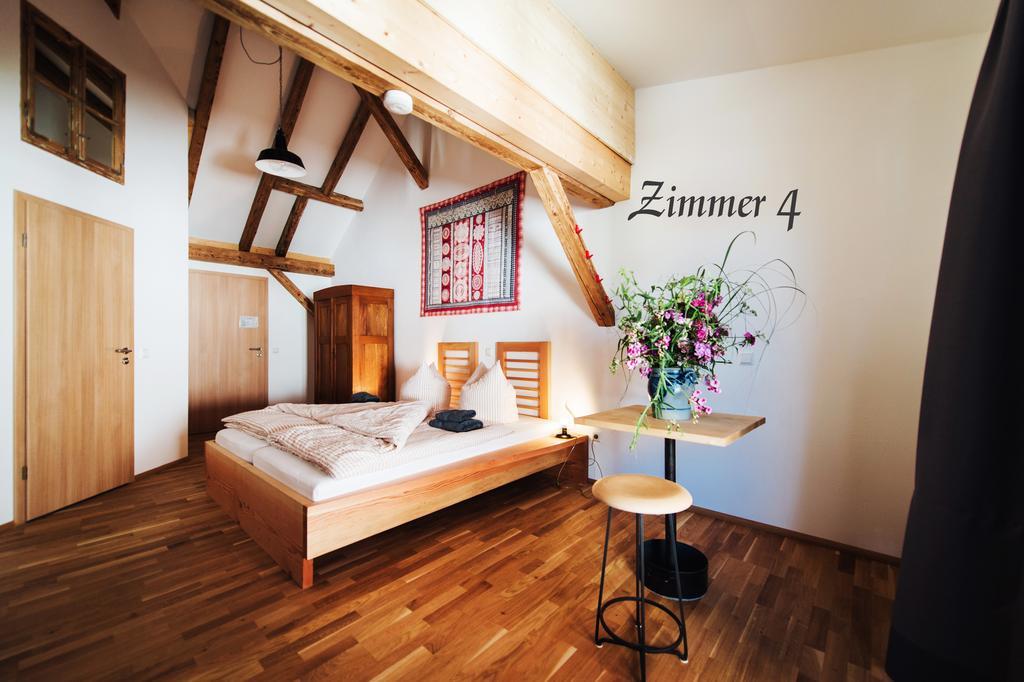 Alte Kass Hotel & Kaffeehaus Neidlingen Luaran gambar