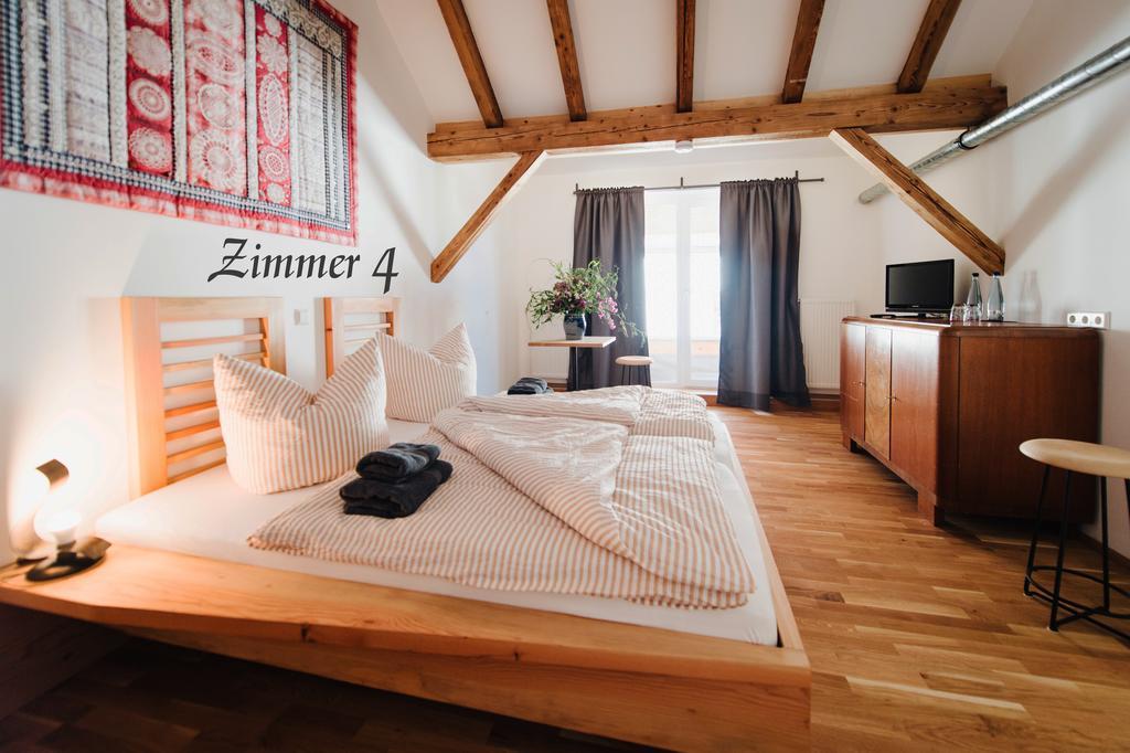 Alte Kass Hotel & Kaffeehaus Neidlingen Luaran gambar